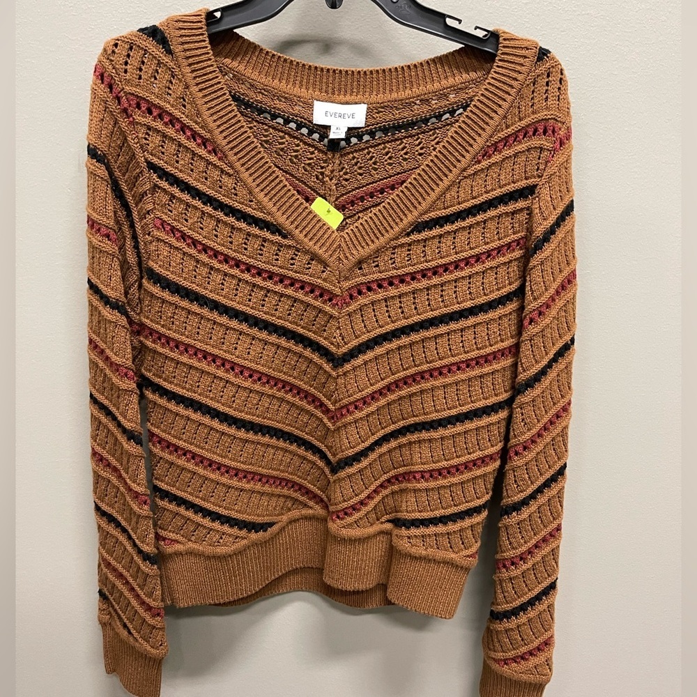 Evereve V-Neck Sweater - Brown and Black with Red Accents